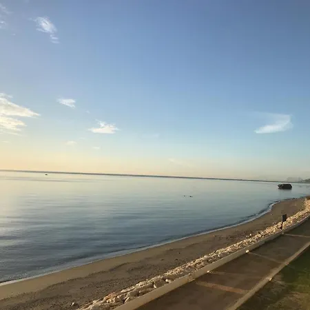 Apartament Magnificent Front Sea Views