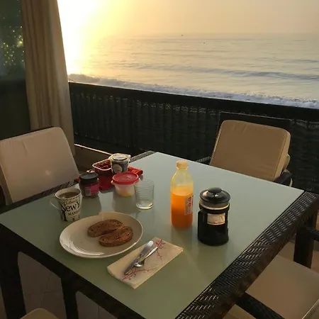 Magnificent Front Sea Views *