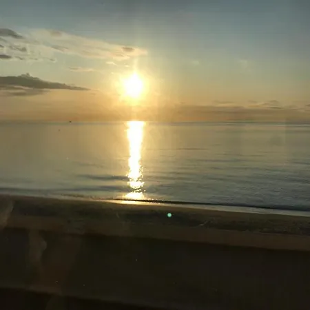 Apartment Magnificent Front Sea Views *