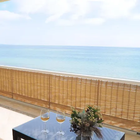 公寓 Magnificent Front Sea Views 埃斯特波纳