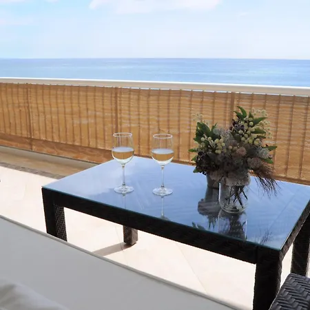 Apartment Magnificent Front Sea Views