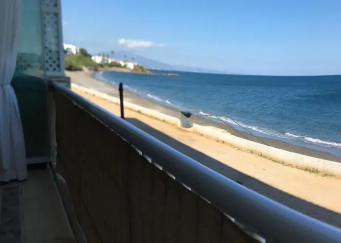 公寓 Magnificent Front Sea Views 埃斯特波纳