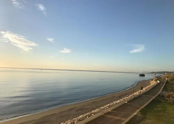 公寓 Magnificent Front Sea Views