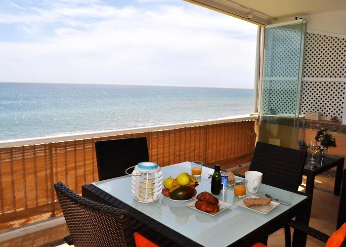 公寓 Magnificent Front Sea Views