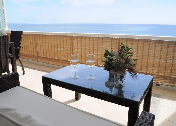 公寓 Magnificent Front Sea Views