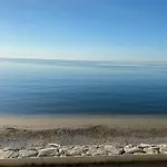 Magnificent Front Sea Views Apartmán Estepona