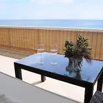 Apartmán Magnificent Front Sea Views