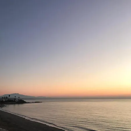 Magnificent Front Sea Views Apartman