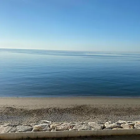 Magnificent Front Sea Views Apartman Estepona