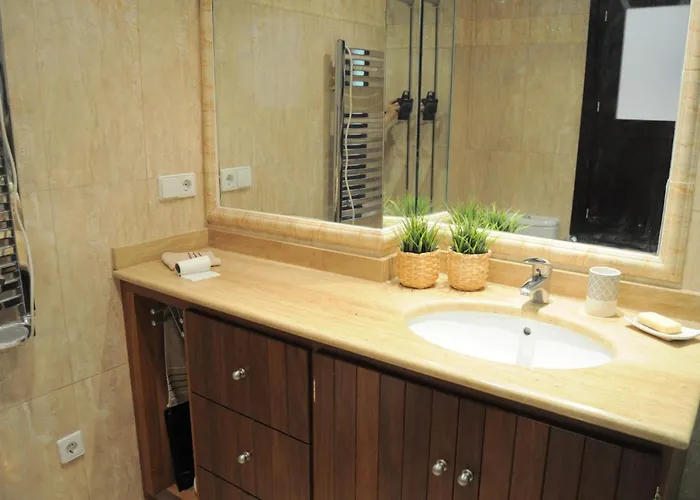 Апартаменти Magnificent Front Sea Views *