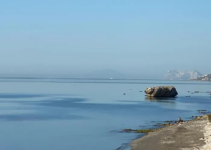 Magnificent Front Sea Views Апартаменти